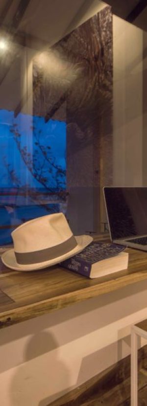 Room-4-desk-1024x637